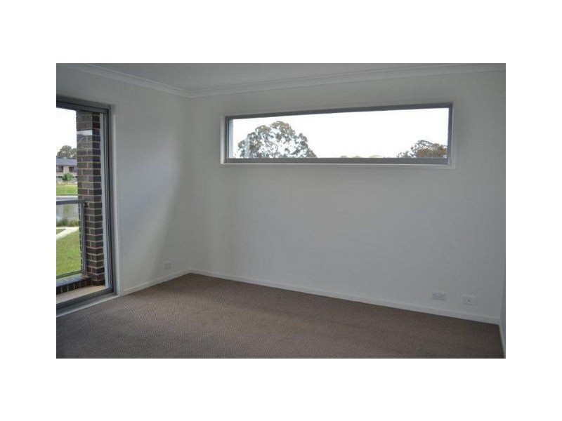 1/11 Dickins Street, Forde ACT 2914