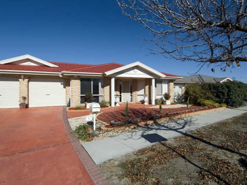 27 Kelleway Avenue, Nicholls ACT 2913