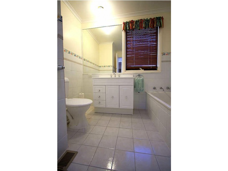 12 Alleyne Close, Macgregor ACT 2615