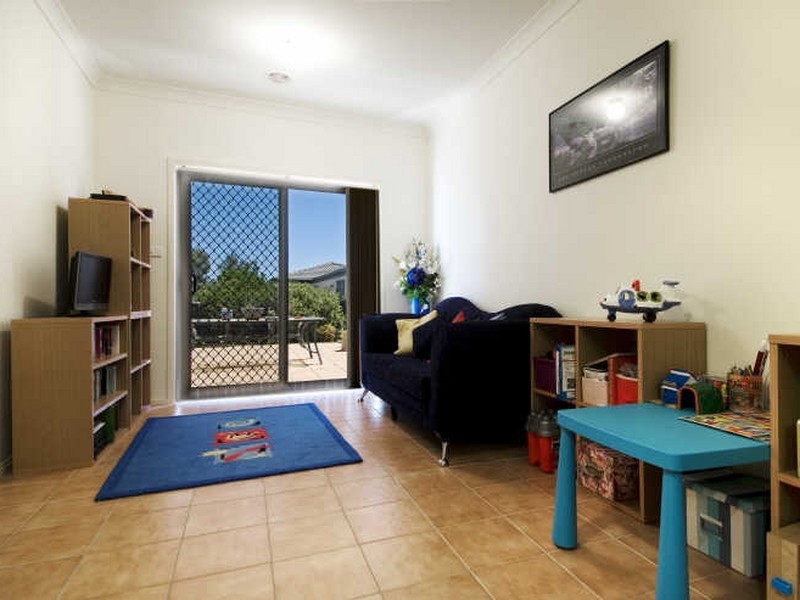 8 Lind Close, Fraser ACT 2615