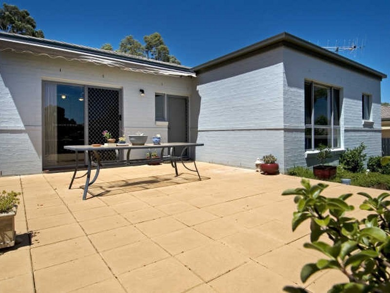 8 Lind Close, Fraser ACT 2615