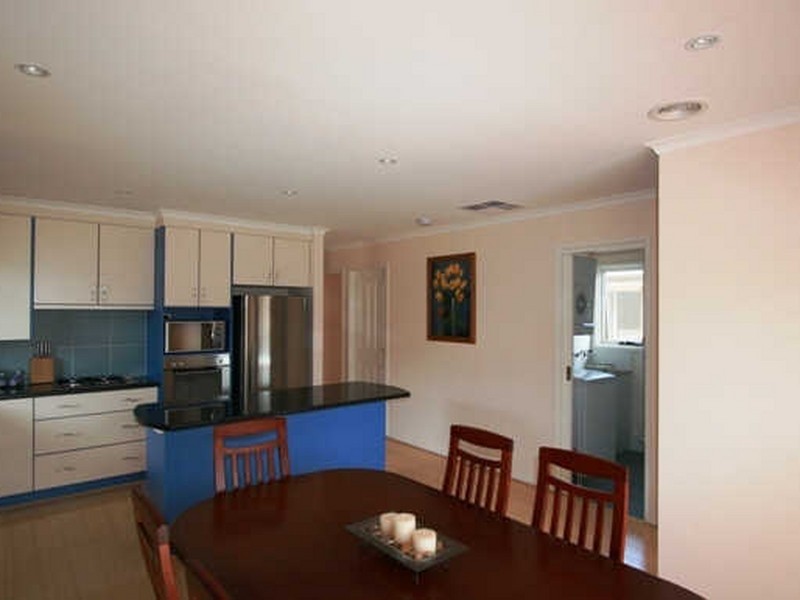 16 Helen Leonard Crescent, Forde ACT 2914