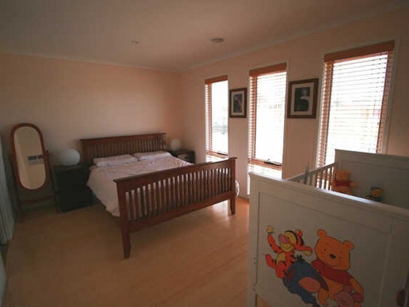 16 Helen Leonard Crescent, Forde ACT 2914