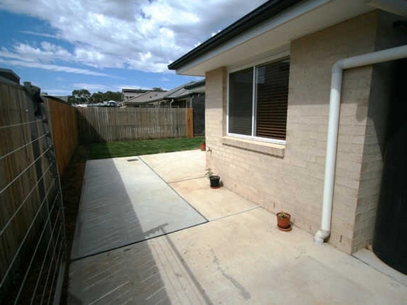 16 Helen Leonard Crescent, Forde ACT 2914