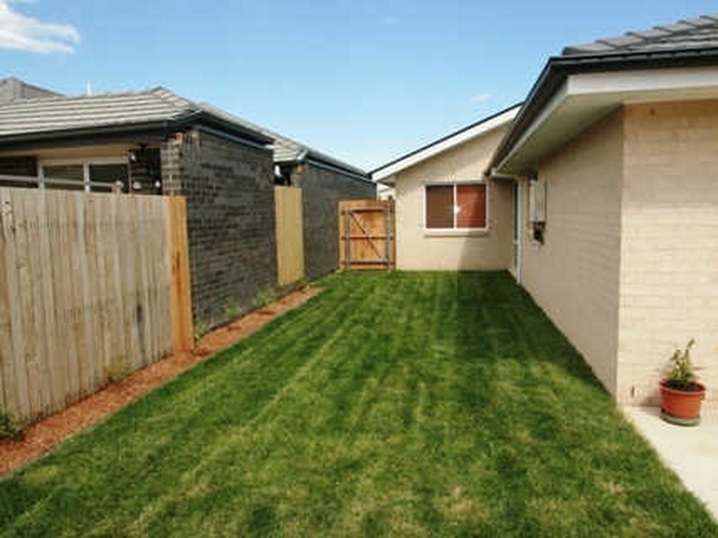 16 Helen Leonard Crescent, Forde ACT 2914