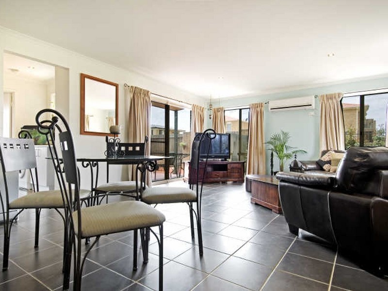 325 Anthony Rolfe Avenue, Gungahlin ACT 2912