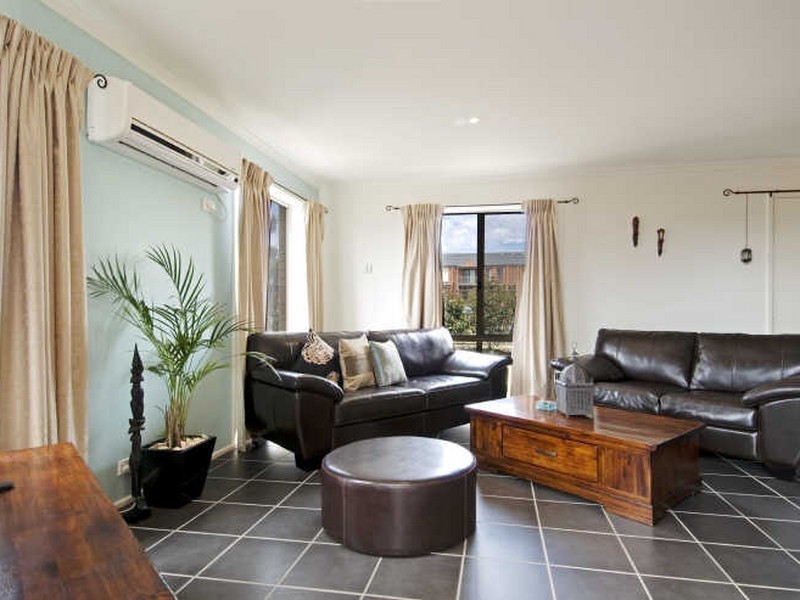 325 Anthony Rolfe Avenue, Gungahlin ACT 2912
