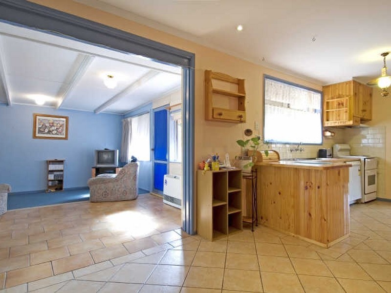 8 Lindrum Crescent, Holt ACT 2615