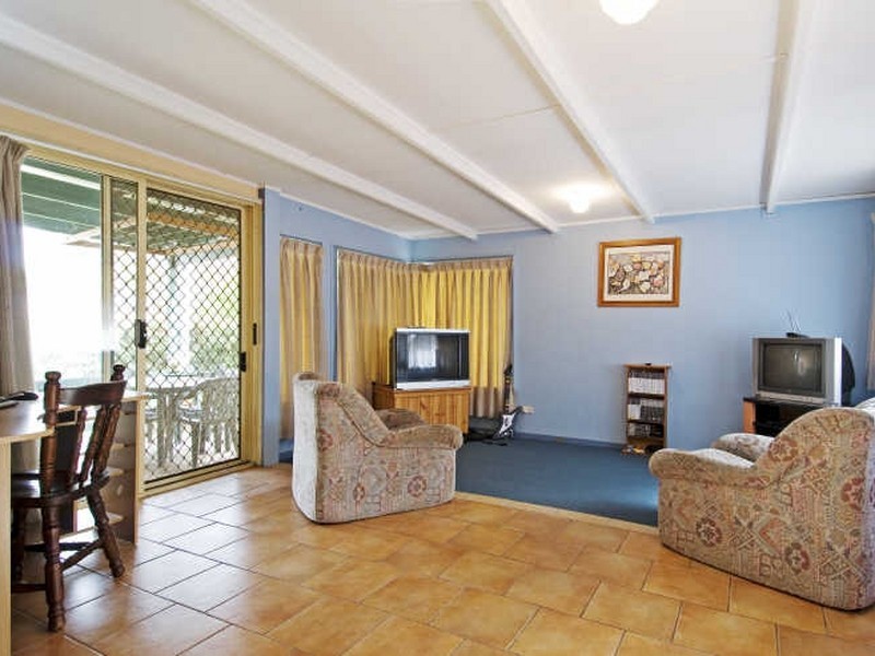 8 Lindrum Crescent, Holt ACT 2615