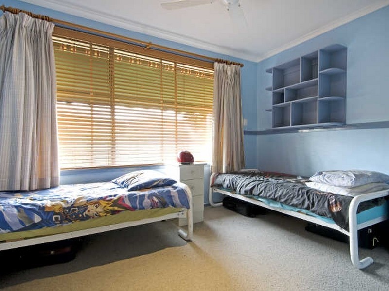 8 Lindrum Crescent, Holt ACT 2615