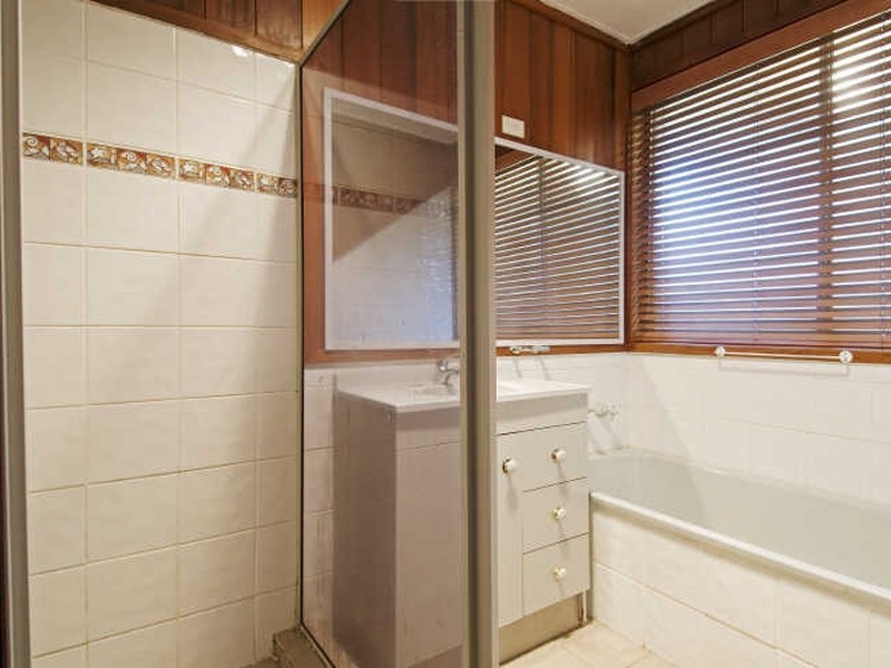 8 Lindrum Crescent, Holt ACT 2615