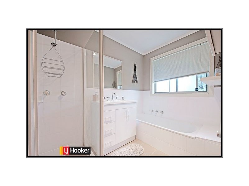 8 Saxby Close, Amaroo ACT 2914