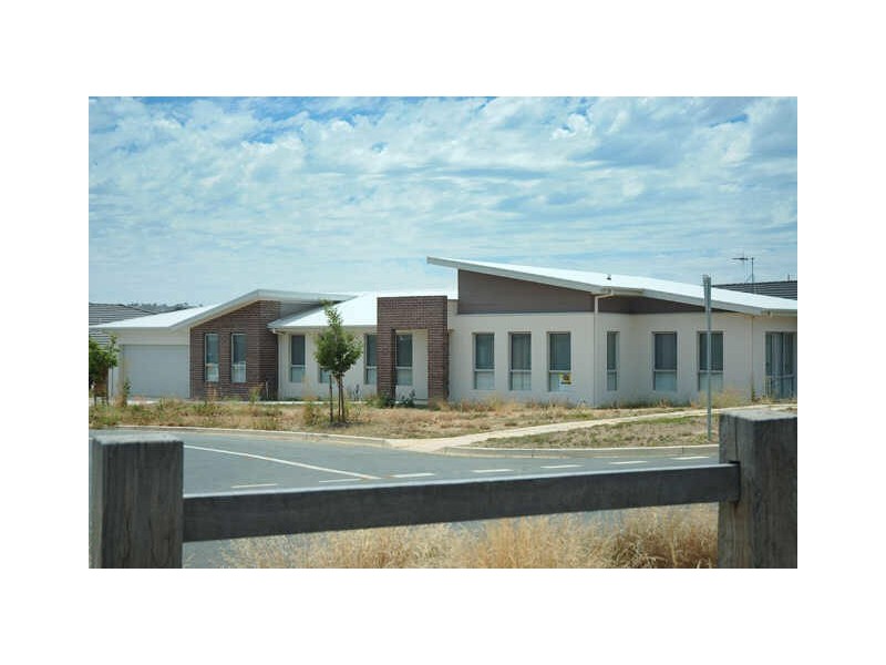 2 Allnutt Crescent, Forde ACT 2914