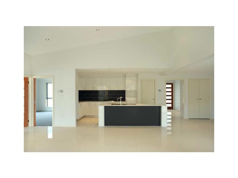 2 Allnutt Crescent, Forde ACT 2914