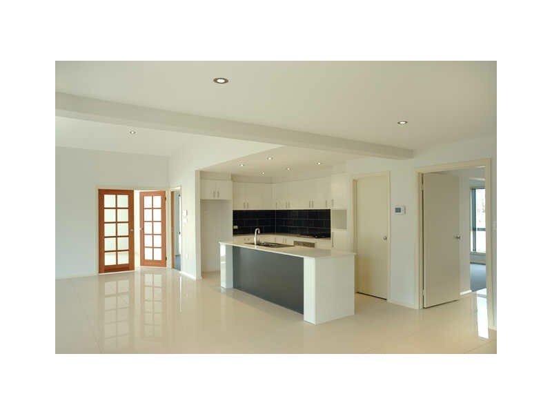 2 Allnutt Crescent, Forde ACT 2914