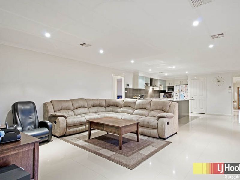 14 De Mole Street, Dunlop ACT 2615