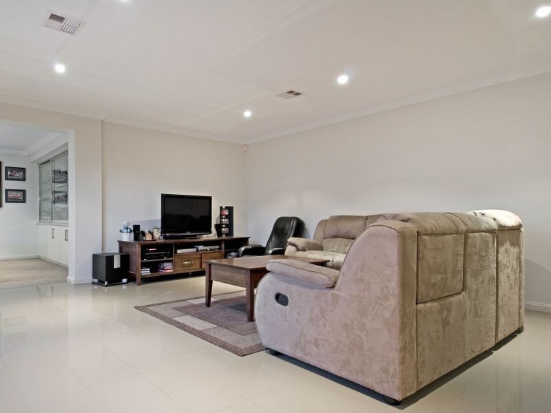 14 De Mole Street, Dunlop ACT 2615