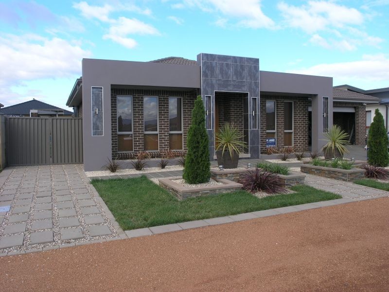 14 De Mole Street, Dunlop ACT 2615