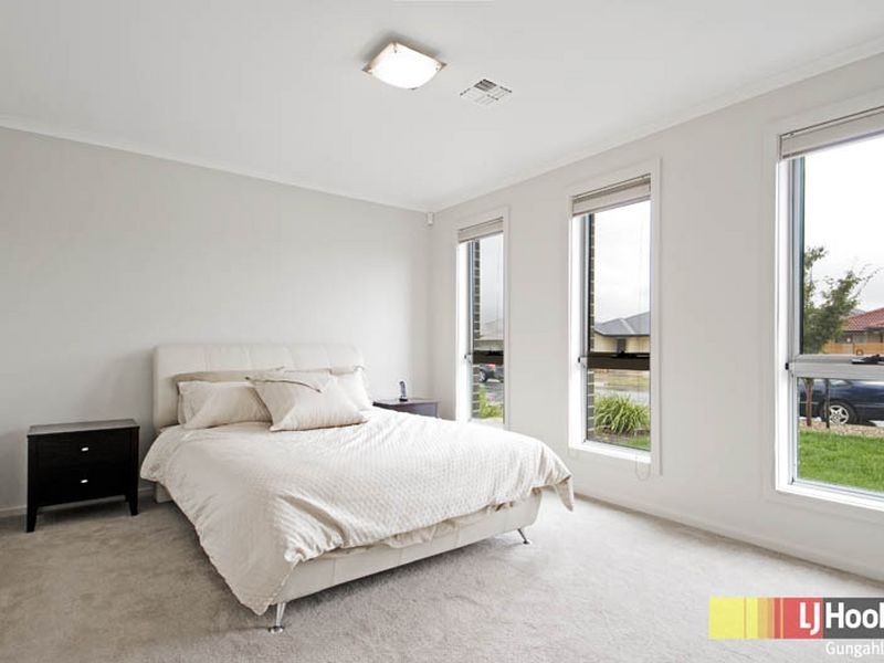 11 Nancy Cato Street, Franklin ACT 2913