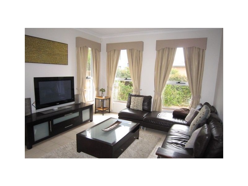 9 Hutcheon Place, Nicholls ACT 2913