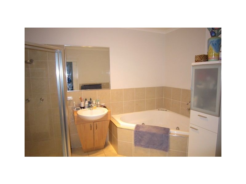 9 Hutcheon Place, Nicholls ACT 2913