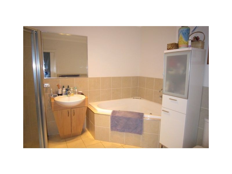 9 Hutcheon Place, Nicholls ACT 2913