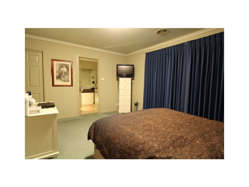 82 Kelleway Avenue, Nicholls ACT 2913