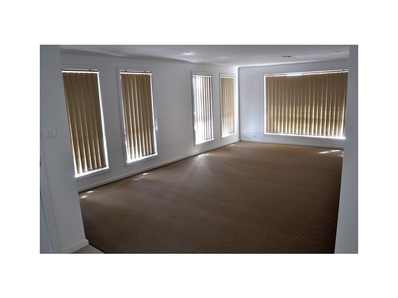 12 Nina Murdoch Crescent, Franklin ACT 2913