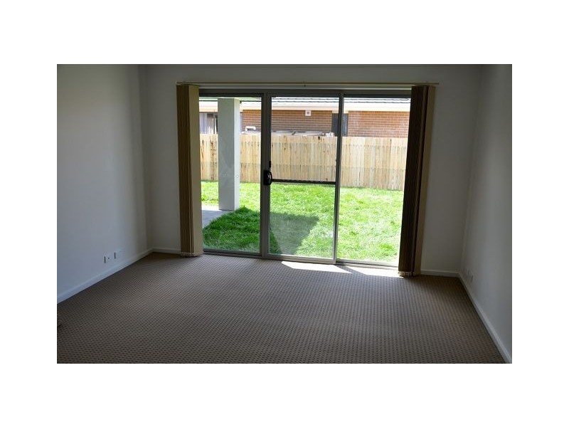 12 Nina Murdoch Crescent, Franklin ACT 2913