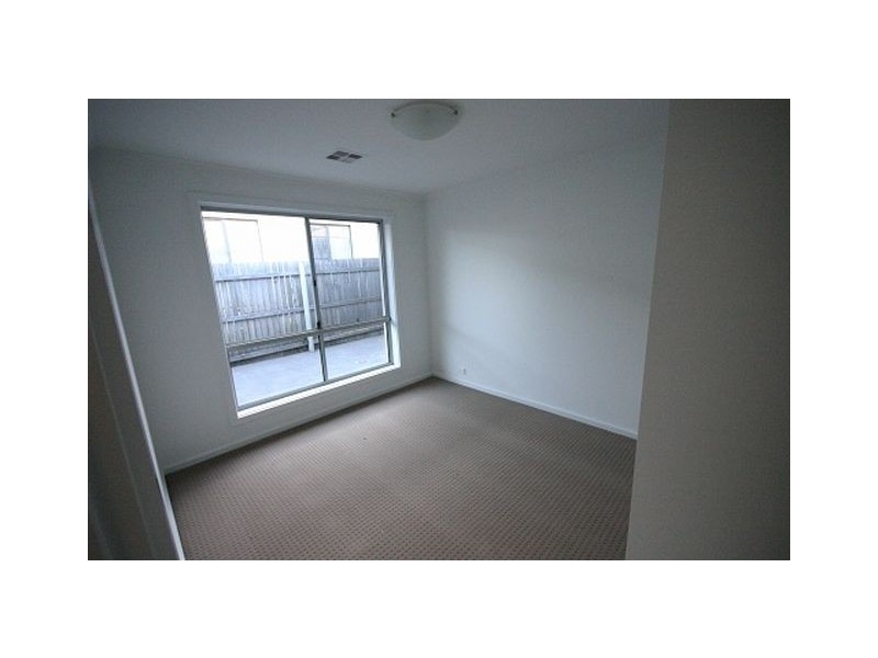 12 Nina Murdoch Crescent, Franklin ACT 2913