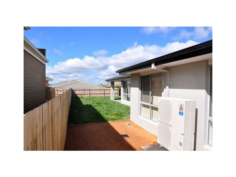 12 Nina Murdoch Crescent, Franklin ACT 2913