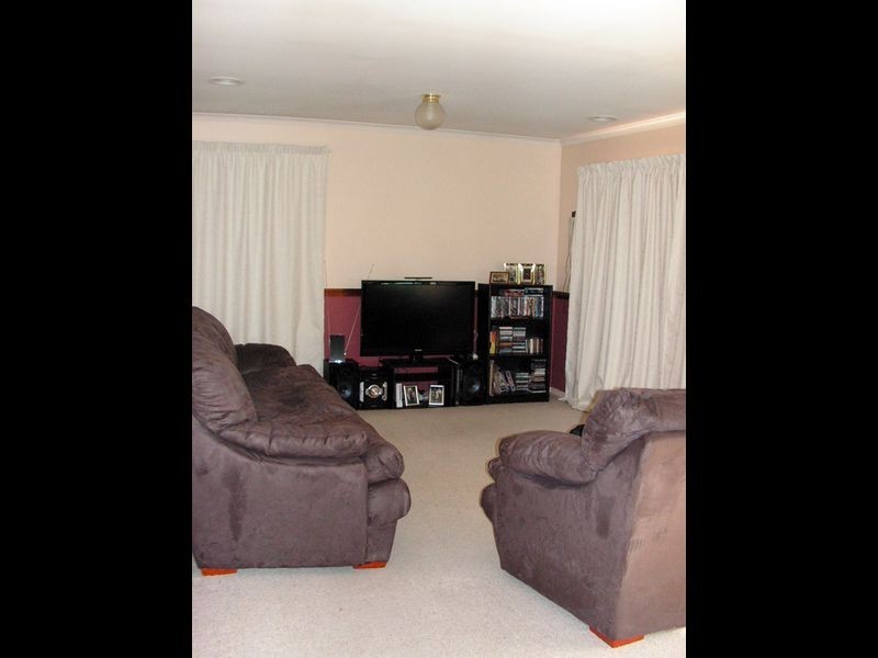 10 Whittell Crescent, Florey ACT 2615