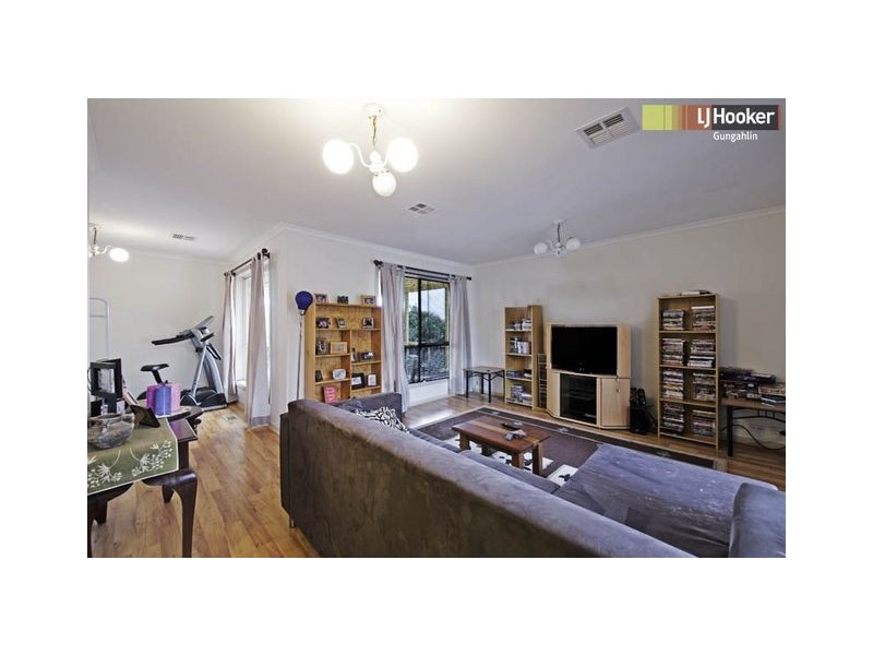 8 Buru Close, Ngunnawal ACT 2913