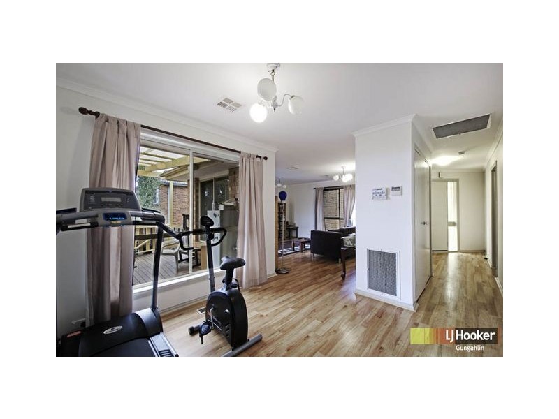 8 Buru Close, Ngunnawal ACT 2913