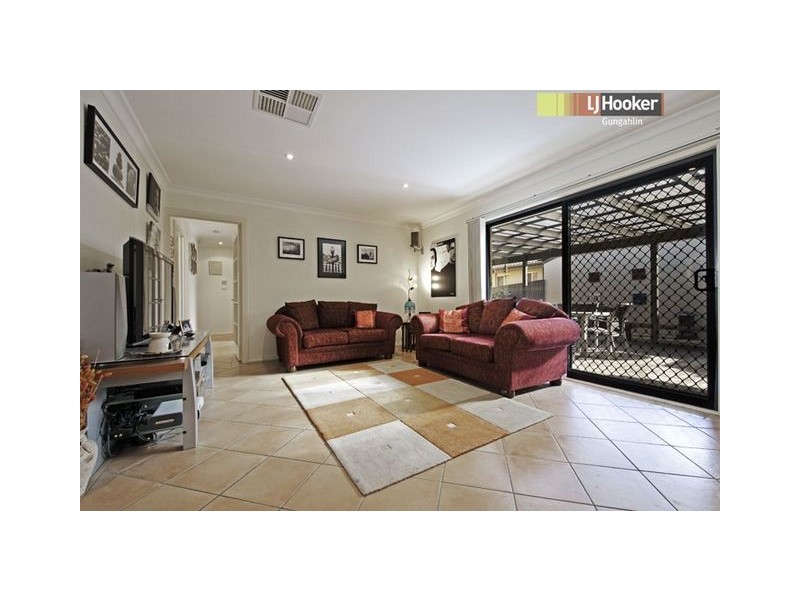 16 Diamond Street, Amaroo ACT 2914