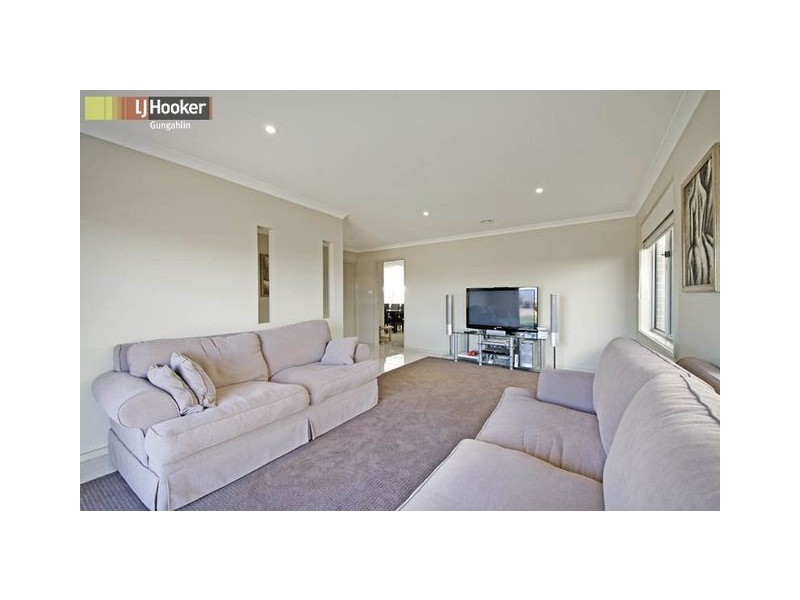 2 Triton Street, Dunlop ACT 2615