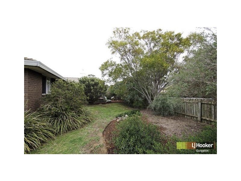 11 Bardsley Place, Holt ACT 2615