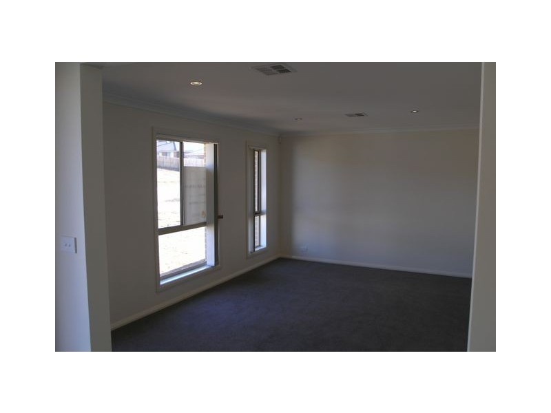 6 Borthwick Avenue, Casey ACT 2913