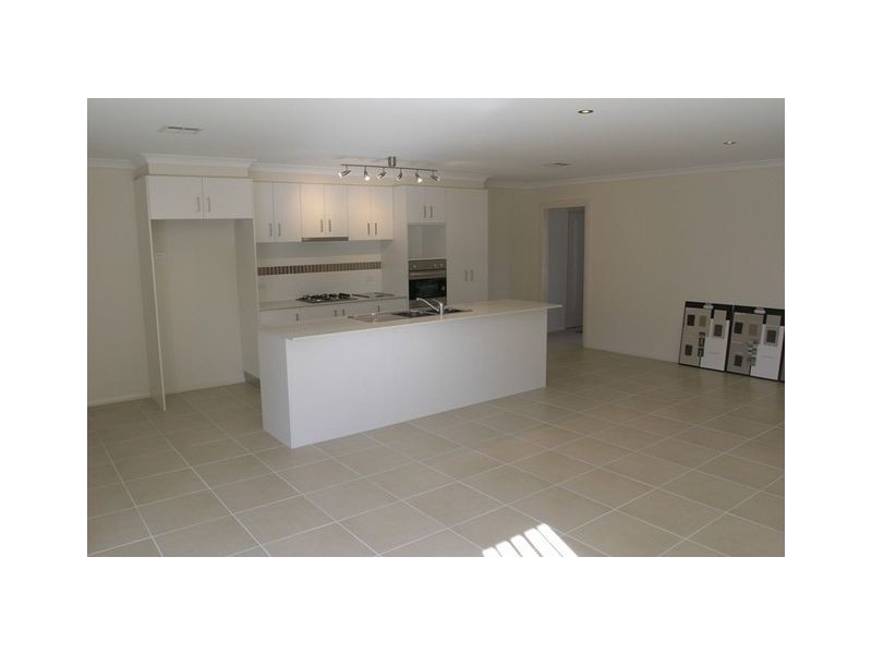 6 Borthwick Avenue, Casey ACT 2913