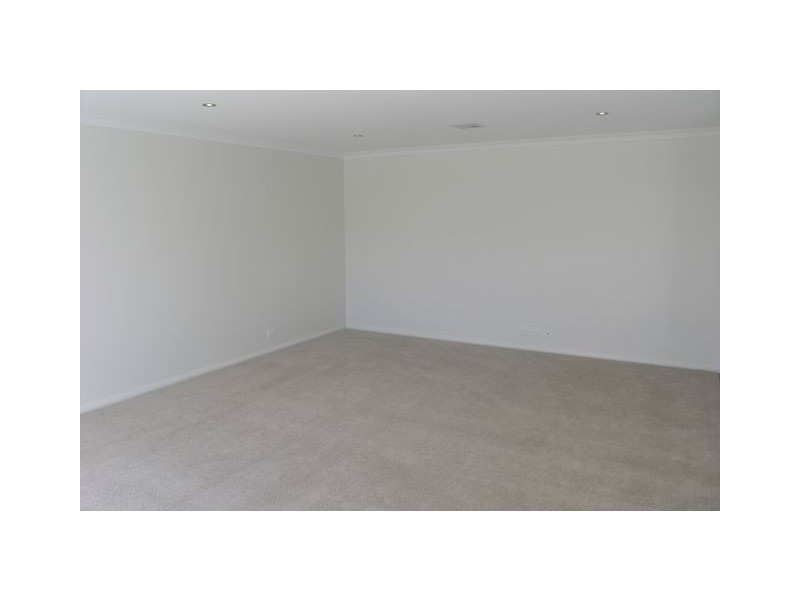 5 Wighton Terrace, Casey ACT 2913