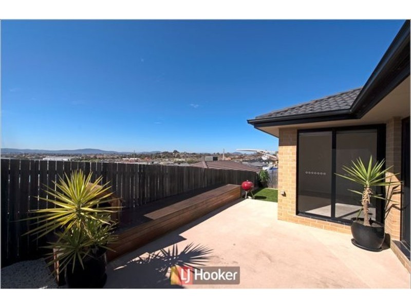 4 Ashton Calvert Street, Casey ACT 2913