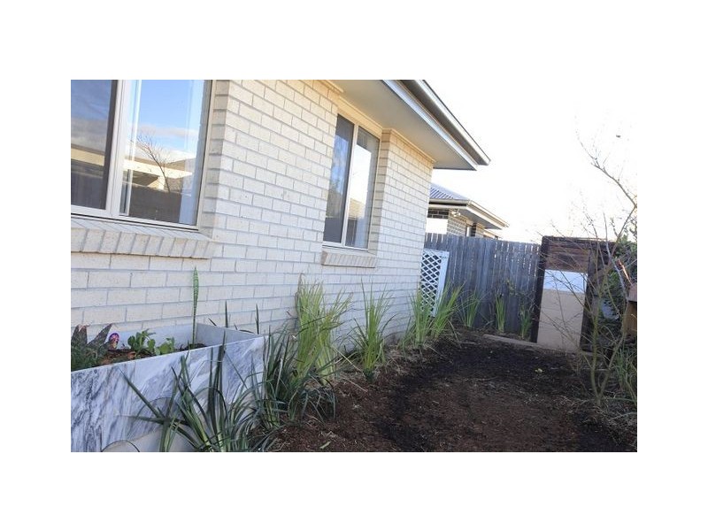 9 Grimstone Place, Franklin ACT 2913