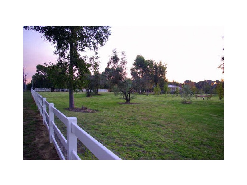 Wattle Grove WA 6107