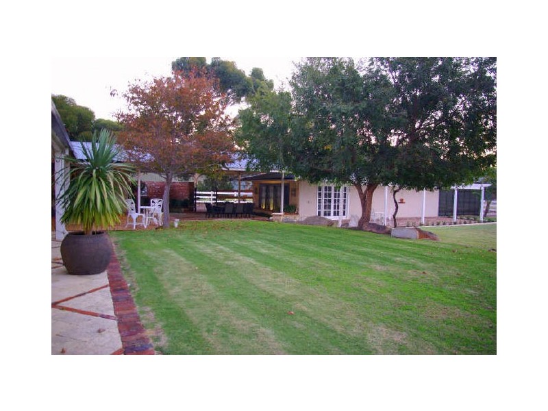 Wattle Grove WA 6107