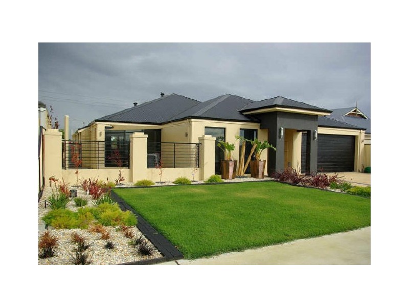 20 Lenihan Corner, Wattle Grove WA 6107