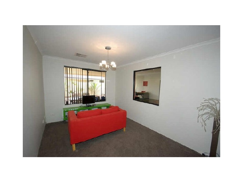 20 Lenihan Corner, Wattle Grove WA 6107