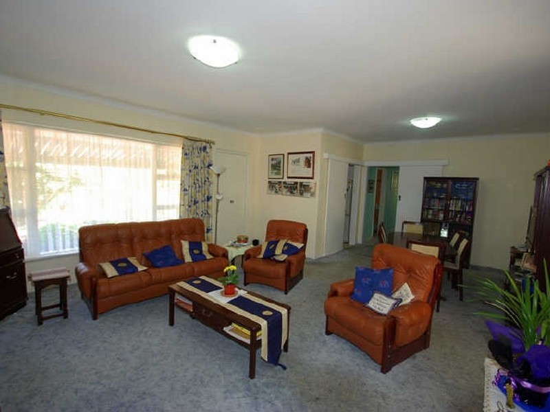 64 Williams Road, Gooseberry Hill WA 6076