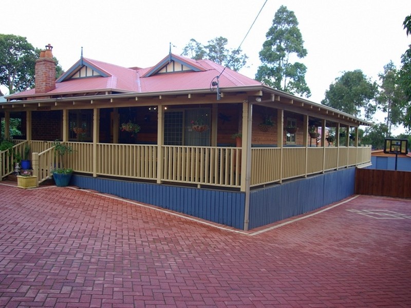 101 Lesmurdie Road, Lesmurdie WA 6076