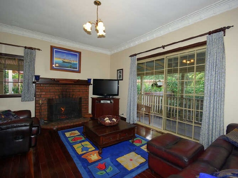 101 Lesmurdie Road, Lesmurdie WA 6076