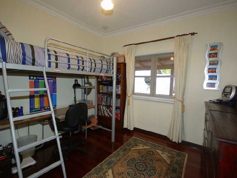 101 Lesmurdie Road, Lesmurdie WA 6076